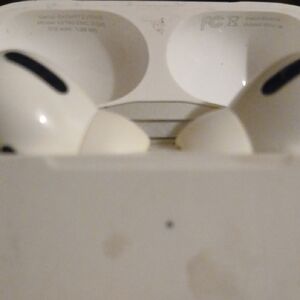 Apple White Wireless Earbuds